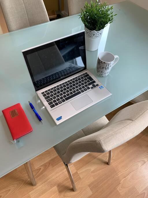 Perfectly Located City Centre Studio Apartment - West One With Free Wifi, Gym Access, Netflix Σέφιλντ Εξωτερικό φωτογραφία