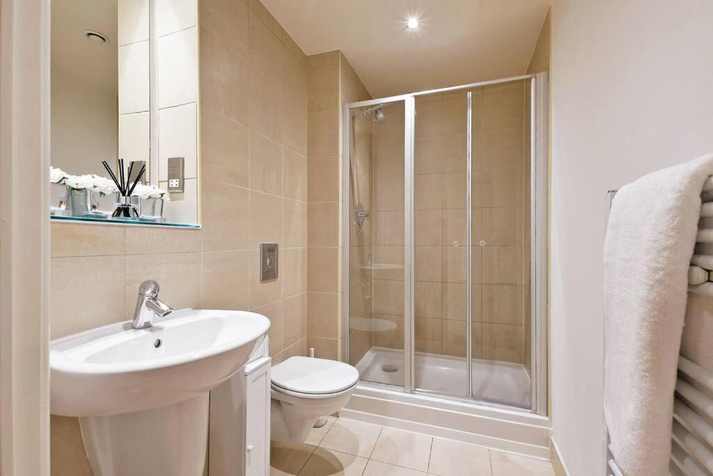 Perfectly Located City Centre Studio Apartment - West One With Free Wifi, Gym Access, Netflix Σέφιλντ Εξωτερικό φωτογραφία